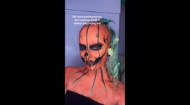 'My sister and mum died within six months of each other – now I use TikTok to cope with my grief,' says woman, 17 Part 1/3