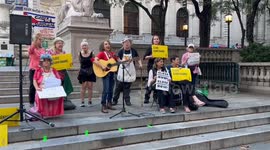 Cleo Carol Knopf Sings at The Global Protest to Close Guantanamo in New York, USA