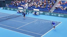 Korean tennis player loses it and smashes racket at tournament in China