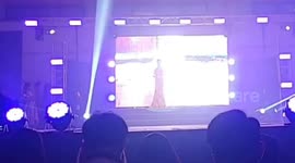 Beauty queen falls from stage during pageant show