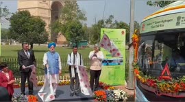 India launches first green hydrogen fuel cell bus in India gate ,New Delhi