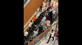 iPhone 15 launch first day of huge crowd coming in Dubai mall UAE