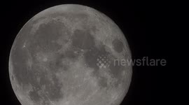 Harvest Supermoon 4k close-up above Kent, UK