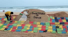 Sand Artist created a beautiful sand art with the message of Prime Minister Narendra Modi that cleanliness is service in Puri Northern India
