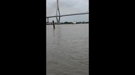 Hero passersby rescue drowning boy from river in Thailand