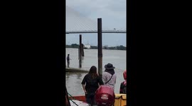 Dramatic moment passersby rescue drowning boy from river in Thailand
