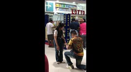 Public marriage proposal goes wrong when girl pushes away ring