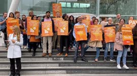 Picket outside UCH as consultants and junior doctors stage joint strikes