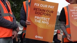 Striking consultants and doctors on Derby picket line in UK