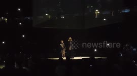 Girl sings Someone like you on stage at Adele