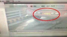 Device hides lorry number plate on command
