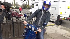 Jamie Oliver struggles to start moped after Budget speech