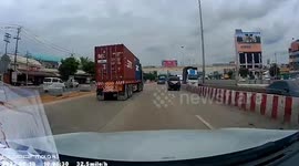Truck wheel explodes while driving along motorway in Thailand