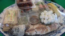 Locals take part in competitive eating game in Thailand
