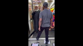 Man confronts shop  owner on Rye lane Peckham