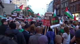 Massive rally on Kensington High Street demands freedom for Palestine as the war rages in Gaza Strip