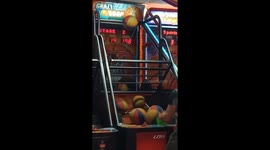 Basketball bro shows off epic hoop skills on arcade game