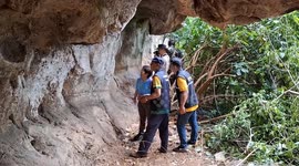 Villagers find old human bones and ancient art in cave in Thailand