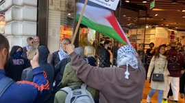 “Shame on you!” Woman confronts pro-Palestine protesters in London
