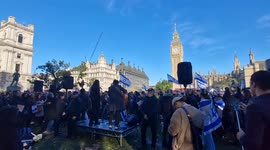 British-Israelis hold candlelit vigil on Parliament Square