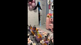 'Give mommy a hug!' - Girls react wholesomely when they get a surprise boo party