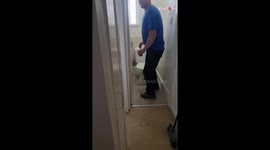 Mischievous fella winds up unsuspecting colleague with a rat-tastic prank