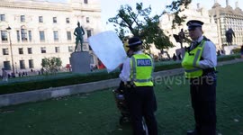 Man holding 'Jesus will soon come' sign asked to leave Israeli vigil by London police