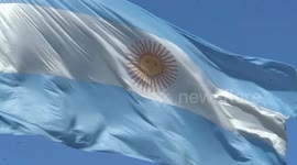 Parallel dollar soars in Argentina and overcomes symbolic barrier of 1,000 pesos