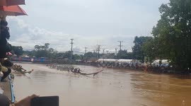 Boat sinks during race leaving dozens of rowers floating in Thai river