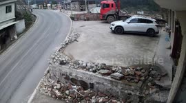 Motorcyclist barely makes it out alive from crash in China