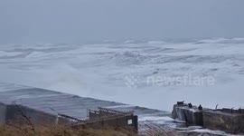 UK: Storm Babet’s High Winds, Torrential Rain Lash Scotland Amid Rare Red Weather Warning 2
