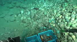 580 pieces of relics retrieved from ancient shipwrecks in South China Sea