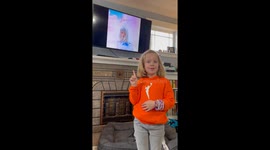This is Kinsley proving to her dad that The Archer has “100 donuts” in the lyrics