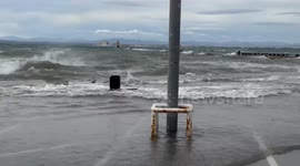Spain: Storm Aline – Strong Winds Cause Rough Waves Along Coastline 2
