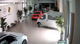 Minibus crashes into store after driver mistakes accelerator for brake in China