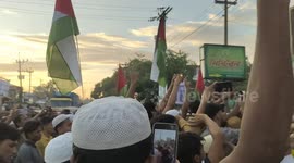 Bangladeshi and Rohingya refugees in the Kutupalong united in their solidarity with #Palestine at the Kutupalong Market.