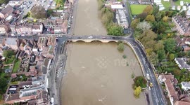 Storm Babet: Drone shows English town of Bewdley flooded by rising River Severn
