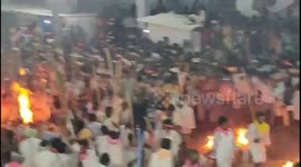 3 dead and hundreds injured during Banni festival in India where devotees fight with sticks
