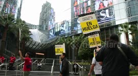 Hotel workers union hold massive rally in downtown LA amid contract talks