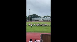 Rope snaps in half in school tug-of-war fail