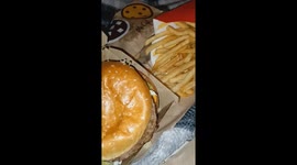 Shocked diner finds long hair in his burger in Illinois