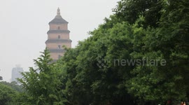 Foreigners experience charm of ancient culture in China's Xi'an