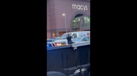 Woman Gets Tased Outside Mall of America After Running From Police
