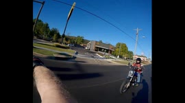 Arkansas bikers rescue scared kitten from busy road