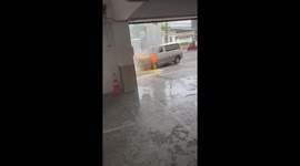 Hero passer-by helps elderly driver put out fire on van