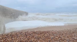 UK: Violent Storm Ciaran Brings Rough Waves To Southern England 2