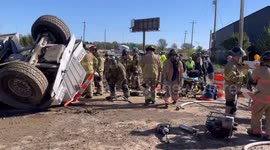 Heroic Effort Frees Trapped Man from Cement Truck Rollover in Broken Arrow Construction Zone, OK, USA