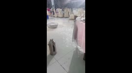 Wedding banquet flooded by heavy rain in China