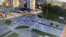 Pedestrian struck at Abakan crossing: driver's left turn ignored traffic priority