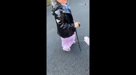 'Back in my day we ran!' - Little girl pretends to be a Grandma for Halloween